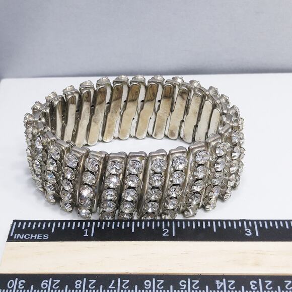 Vintage 1950s Clear Rhinestone Expansion Bracelet, 5 Rows Silver Tone - Picture 10 of 10
